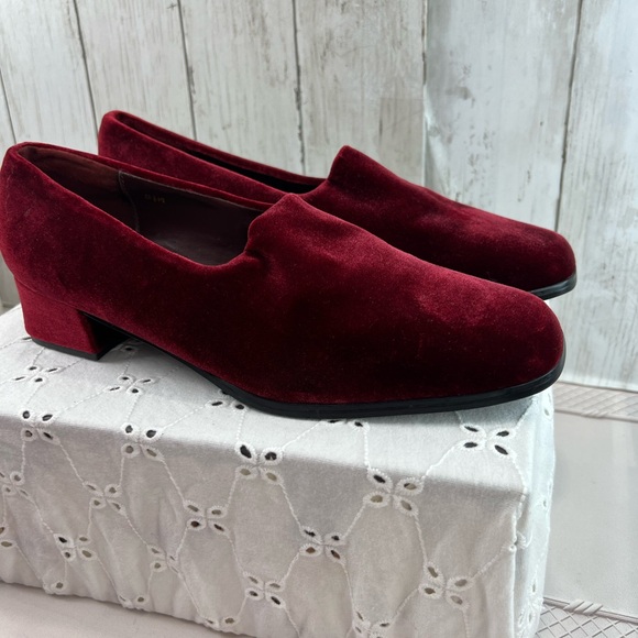 Vintage Vittorio Ricci Shoes Women 8.5M Block Heel Velvet Slip On 90s Fashion - Picture 9 of 15